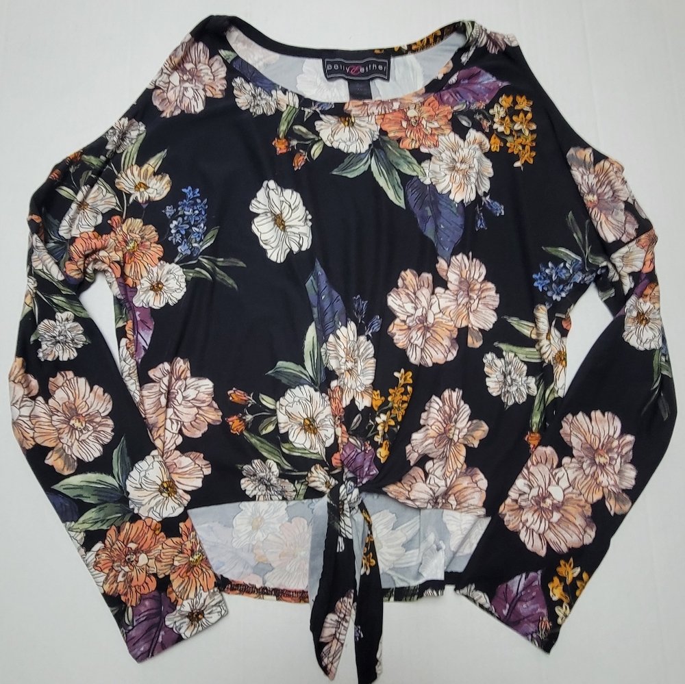 Floral Top - Picture 10 of 10
